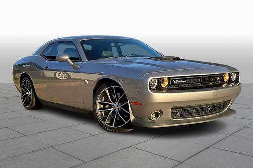 2016 Dodge Challenger 392 Hemi Scat Pack Shaker