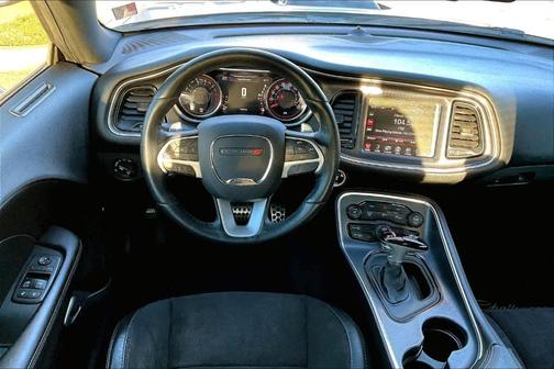 2016 Dodge Challenger 392 Hemi Scat Pack Shaker