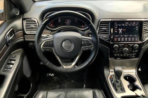 Photo 5 of 32 of 2019 Jeep Grand Cherokee Overland
