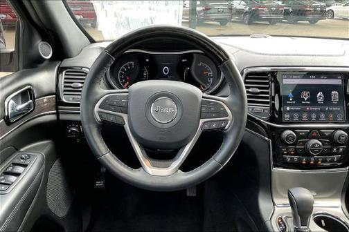 Photo 5 of 33 of 2019 Jeep Grand Cherokee Overland