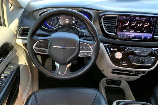2021 Chrysler Pacifica Touring-L