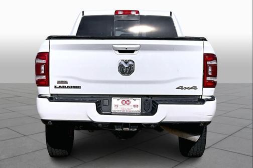 Bright White Clearcoat 2023 RAM 2500 Laramie Crew Cab 4x4 6'4' Box