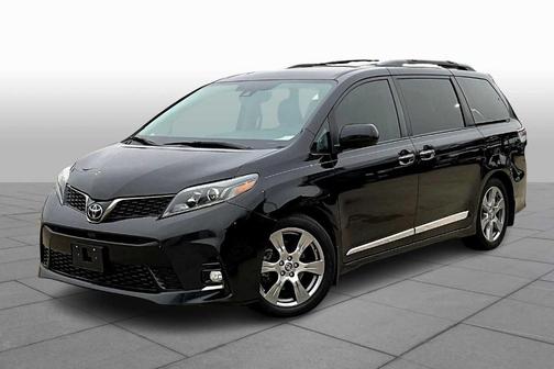 2019 Toyota Sienna SE