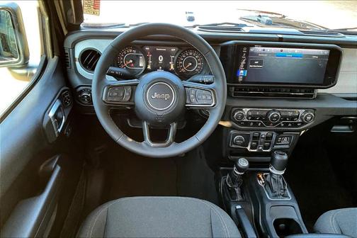 2024 Jeep Gladiator Sport