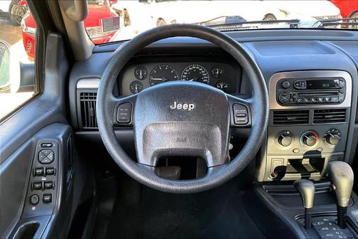 2004 Jeep Grand Cherokee Laredo