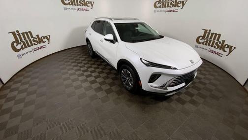 Iridescent White Tricoat 2026 Buick Envision Preferred AWD