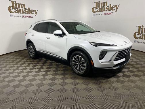 Iridescent White Tricoat 2026 Buick Envision Preferred AWD