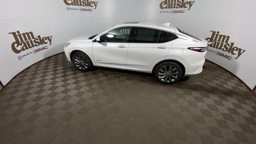 White Frost Tricoat 2026 Buick Envista Avenir FWD