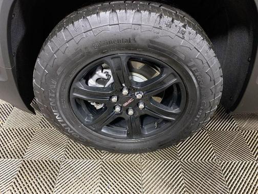 2023 GMC Acadia AWD AT4