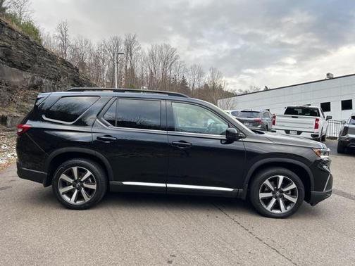 2023 Honda Pilot Touring 8-Passenger