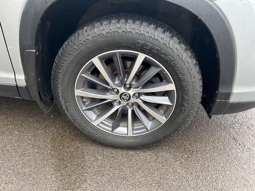 Celestial Silver Metallic 2019 Toyota Highlander XLE