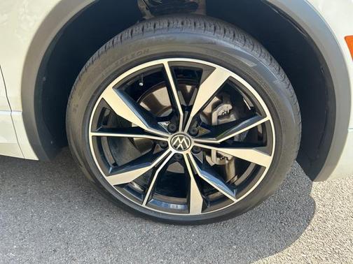 2022 Volkswagen Tiguan 2.0T SEL R-Line 4MOTION