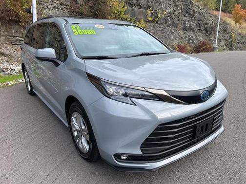 2022 Toyota Sienna XLE