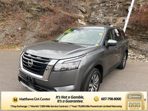 2023 Nissan Pathfinder SL 4WD