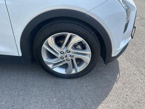 Summit White 2022 Chevrolet Bolt EV FWD 1LT