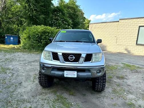 2005 Nissan Frontier SE Crew Cab