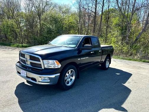 2012 RAM 1500 4WD Quad Cab 140.5'' Big Horn