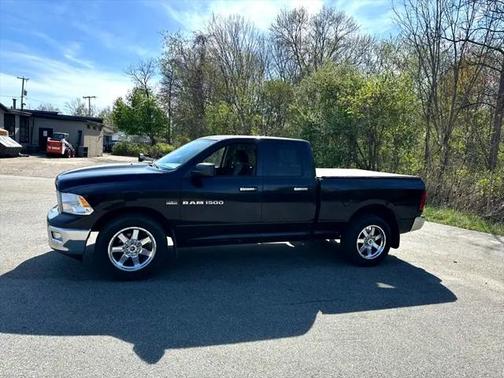 2012 RAM 1500 4WD Quad Cab 140.5'' Big Horn