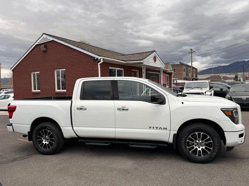 2021 Nissan Titan SV