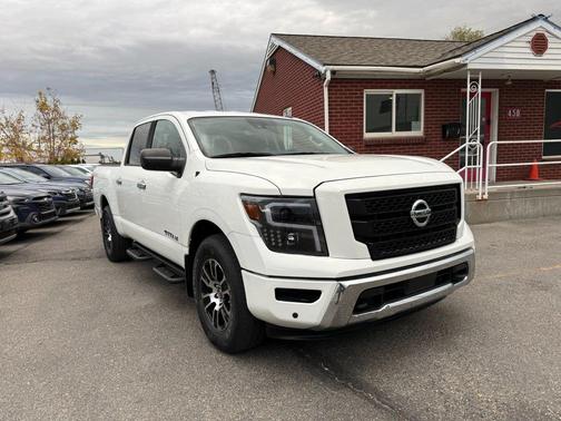 2021 Nissan Titan SV