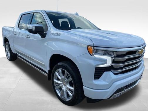 Polar White Tricoat 2026 Chevrolet Silverado 1500 High Country
