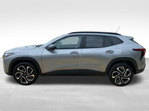Sterling Gray Metallic 2026 Chevrolet Trax FWD 2RS