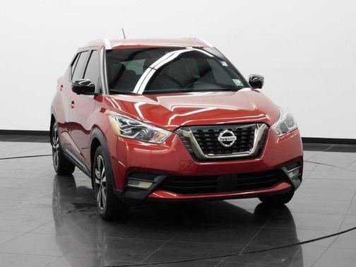 2020 Nissan Kicks SR