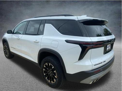Summit White 2024 Chevrolet Traverse AWD Z71