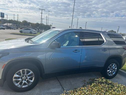 2023 Chevrolet Traverse LS