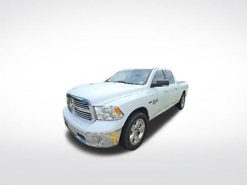 Bright White Clearcoat 2019 RAM 1500 Big Horn