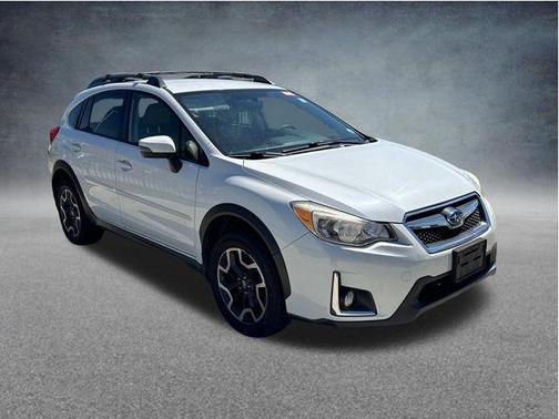 Crystal White Pearl 2017 Subaru Crosstrek 2.0i Limited