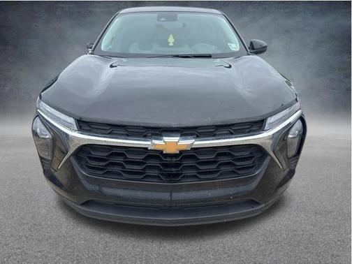 Mosaic Black Metallic 2024 Chevrolet Trax LS