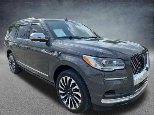 Chroma Caviar Dark Gray Metallic Clearcoat 2023 Lincoln Navigator Black Label