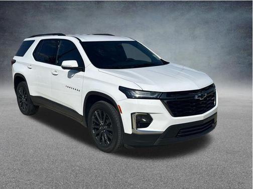 Summit White 2023 Chevrolet Traverse RS