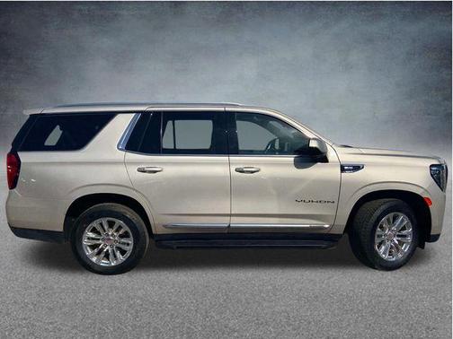 Pearl Beige Metallic 2023 GMC Yukon SLT