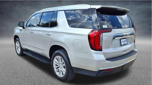 Pearl Beige Metallic 2023 GMC Yukon SLT