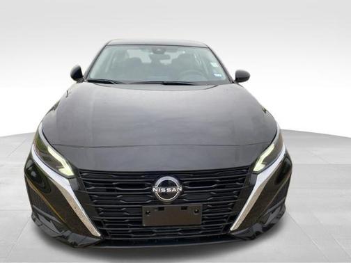 Super Black 2025 Nissan Altima 2.5 SV