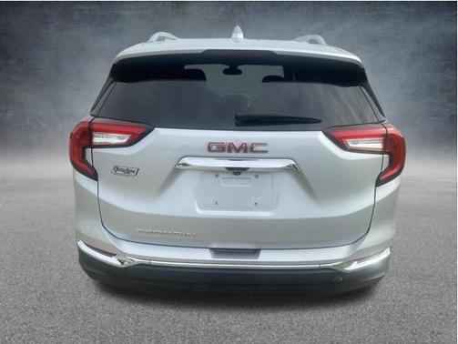 Quicksilver Metallic 2022 GMC Terrain SLT
