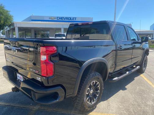 Black 2026 Chevrolet Silverado 1500 ZR2