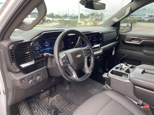 Summit White 2025 Chevrolet Silverado 1500 LT