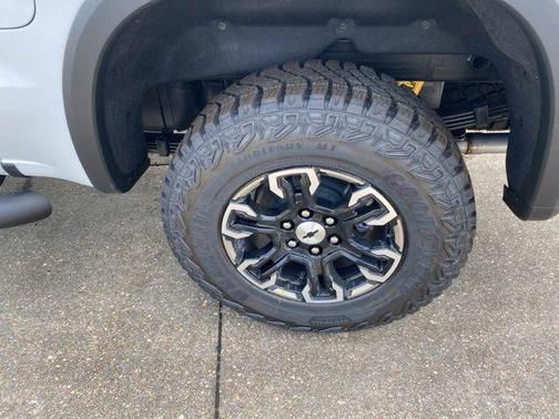 Summit White 2026 Chevrolet Silverado 1500 ZR2