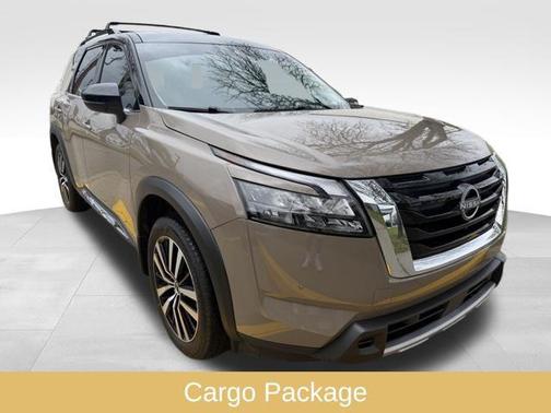 2025 Nissan Pathfinder Platinum FWD