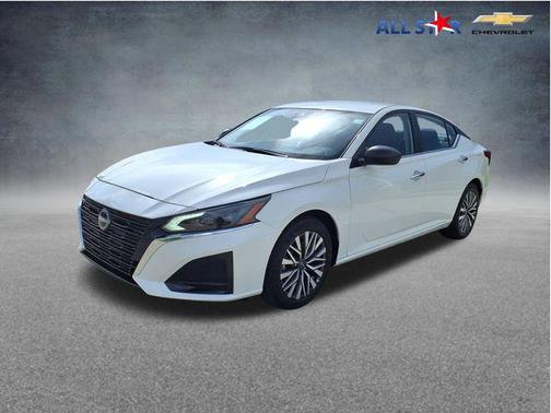 Glacier White 2025 Nissan Altima 2.5 SV