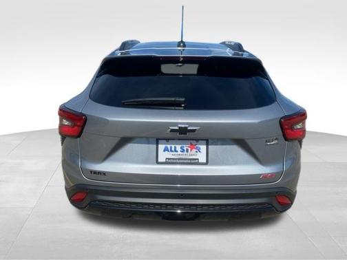 Sterling Gray Metallic 2026 Chevrolet Trax FWD 2RS