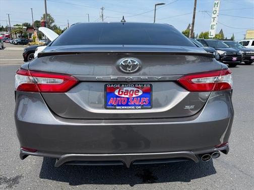 2020 Toyota Camry SE