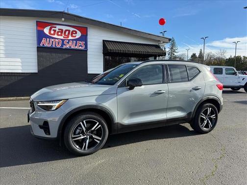 2024 Volvo XC40 AWD