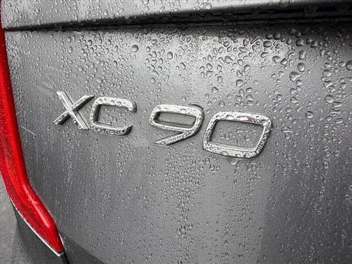 2020 Volvo XC90 T5 Momentum