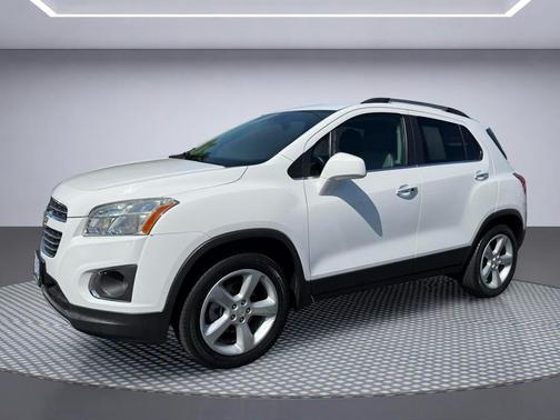 Summit White 2015 Chevrolet Trax LTZ