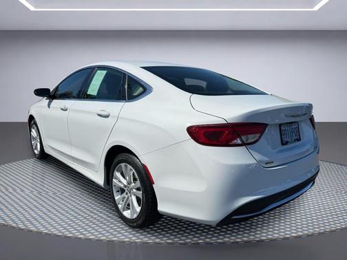 Bright White Clearcoat 2016 Chrysler 200 Limited
