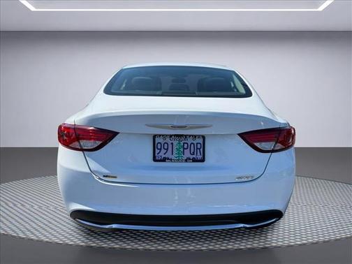 Bright White Clearcoat 2016 Chrysler 200 Limited